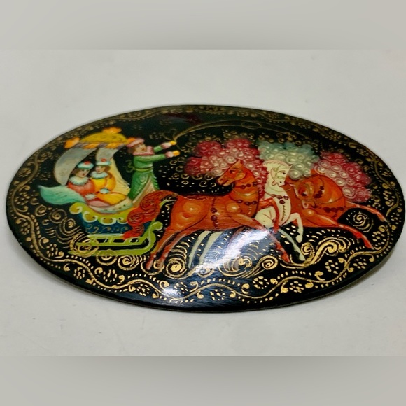 Vtg Soviet Era Russian Artist Signed Hand Painted Lacquer Pinback Brooch - Picture 1 of 11
